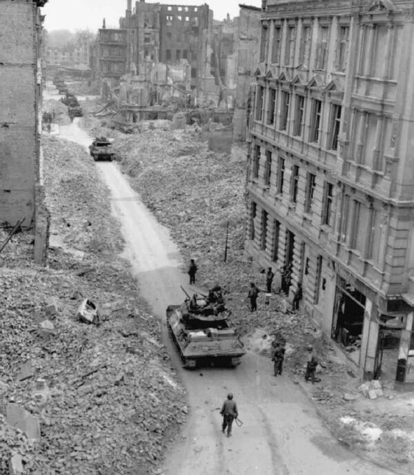 World War II: U.S. Army Images and National Archives Photos - Image 5